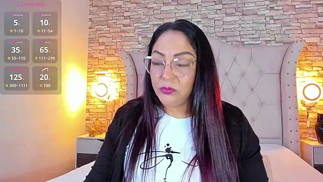 Snapshot of Gina_Myers chatting on 03-02-25, 12:54 Gina Myers online show from 03-02-25, 12:54