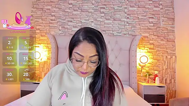 Snapshot of Gina_Myers chatting on 03-17-25, 12:35 Gina Myers online show from 03-17-25, 12:35