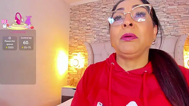 Snapshot of Gina_Myers chatting on 03-18-25, 12:25 Gina Myers online show from 03-18-25, 12:25