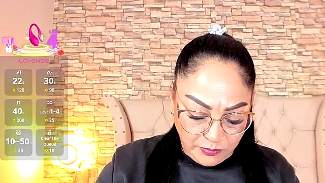 Snapshot of Gina_Myers chatting on 09-11-25, 01:33 Gina Myers online show from 09-11-25, 01:33