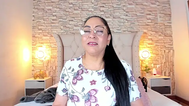 Snapshot of Gina_Myers chatting on 09-24-25, 12:41 Gina Myers online show from 09-24-25, 12:41