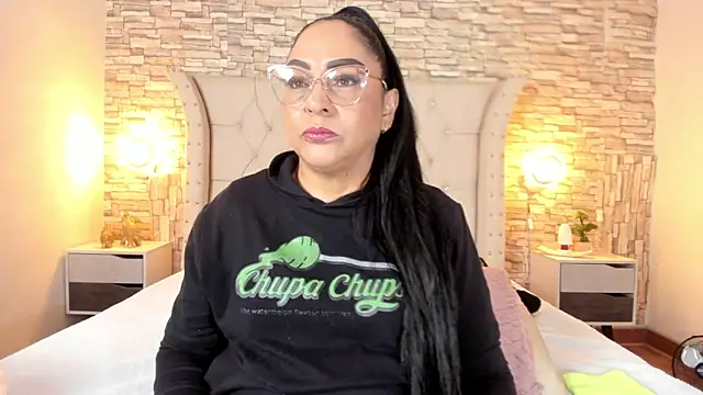 Snapshot of Gina_Myers chatting on 10-03-25, 12:24 Gina Myers online show from 10-03-25, 12:24