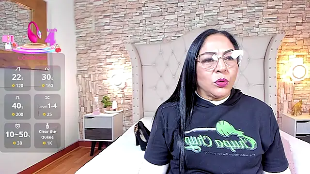 Snapshot of Gina_Myers chatting on 10-11-25, 12:36 Gina Myers online show from 10-11-25, 12:36