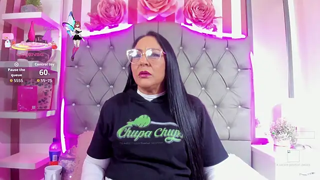 Snapshot of Gina_Myers chatting on 11-03-25, 01:01 Gina Myers online show from 11-03-25, 01:01