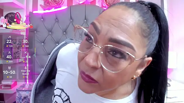 Snapshot of Gina_Myers chatting on 11-09-25, 12:36 Gina Myers online show from 11-09-25, 12:36