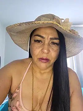 Snapshot of Gina_Myers chatting on 11-14-25, 08:40 Gina Myers online show from 11-14-25, 08:40