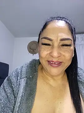 Snapshot of Gina_Myers chatting on 11-17-25, 03:01 Gina Myers online show from 11-17-25, 03:01