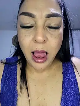 Snapshot of Gina_Myers chatting on 11-22-25, 02:21 Gina Myers online show from 11-22-25, 02:21