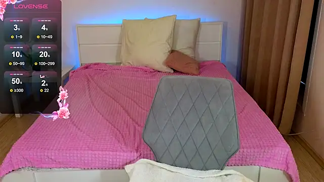 SusieMorris online show from 03-22-25, 04:56