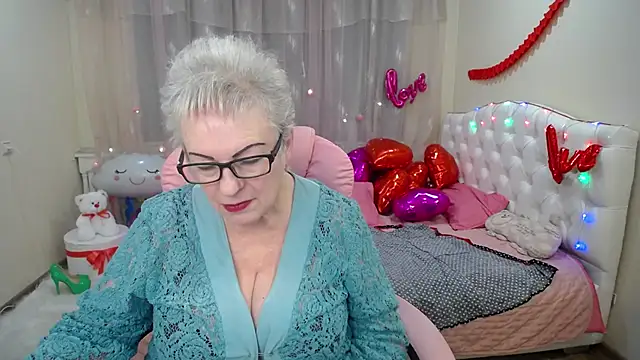 KayleSmoll online show from 02-08-25, 04:36