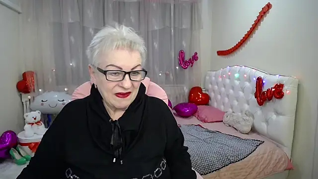 KayleSmoll online show from 02-11-25, 11:01