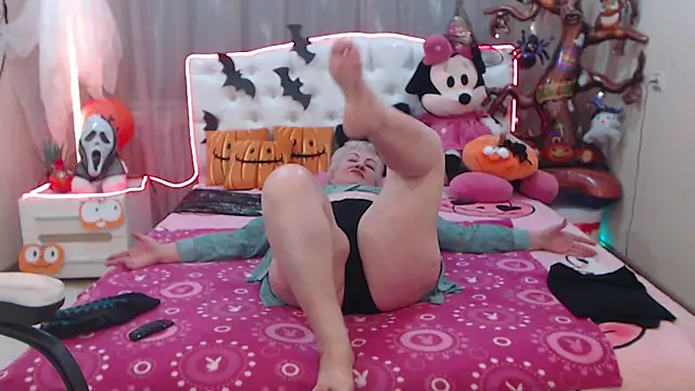 KayleSmoll online show from 10-21-25, 06:52