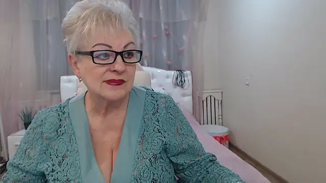 KayleSmoll online show from 11-19-25, 07:25