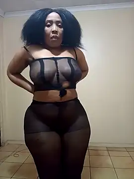 Snapshot of GiantBootyMilf chatting on 10-19-25, 02:29 GiantBootyMilf online show from 10-19-25, 02:29