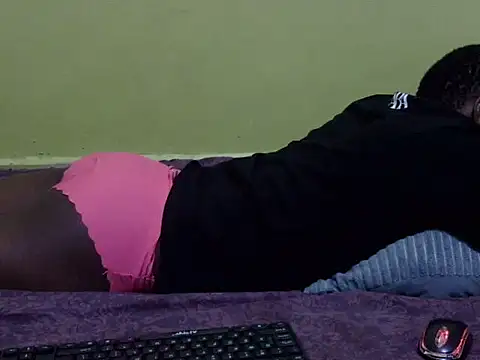 Snapshot of QUEEN-LIZ chatting on 10-02-25, 05:25 QUEEN-LIZ online show from 10-02-25, 05:25