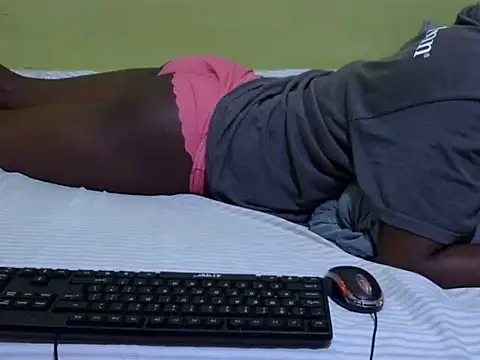 Snapshot of QUEEN-LIZ chatting on 11-09-25, 06:17 QUEEN-LIZ online show from 11-09-25, 06:17