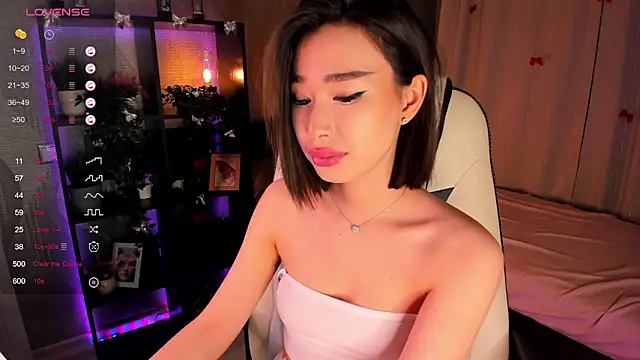 Snapshot of sensualily chatting on 02-06-26, 03:59 sensualily online show from 02-06-26, 03:59