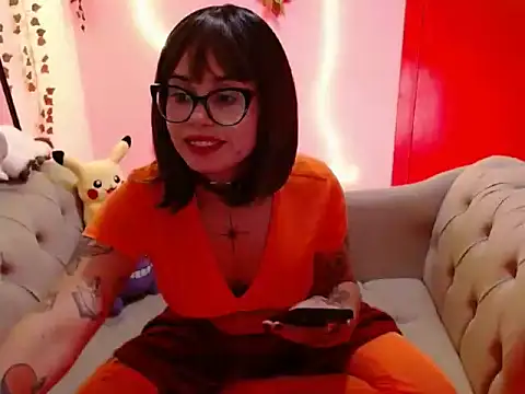 Snapshot of ellaxblair chatting on 10-23-25, 10:52 ellaxblair online show from 10-23-25, 10:52