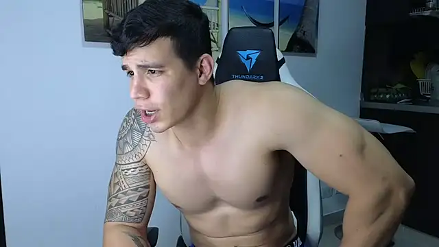 Snapshot of Ethanstill1 chatting on 02-12-25, 02:35 Ethanstill1 online show from 02-12-25, 02:35