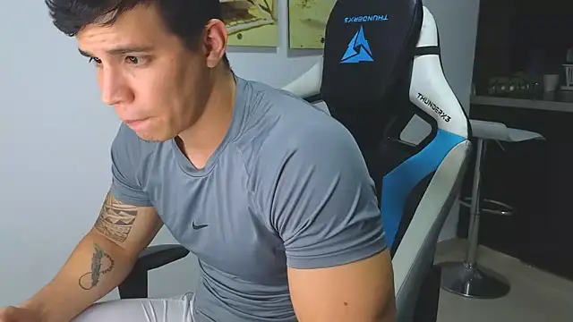 Snapshot of Ethanstill1 chatting on 02-17-25, 03:04 Ethanstill1 online show from 02-17-25, 03:04