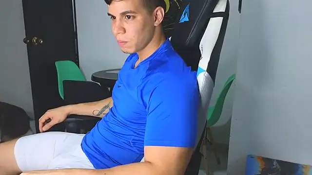 Snapshot of Ethanstill1 chatting on 03-06-25, 03:13 Ethanstill1 online show from 03-06-25, 03:13