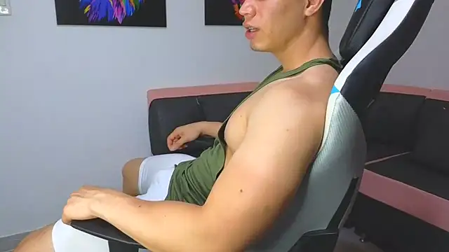 Snapshot of Ethanstill1 chatting on 03-21-25, 03:12 Ethanstill1 online show from 03-21-25, 03:12