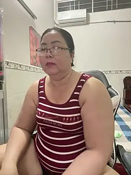 Snapshot of NDith chatting on 02-04-26, 12:22 NDith online show from 02-04-26, 12:22