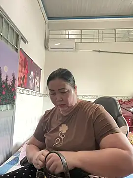 Snapshot of NDith chatting on 02-12-26, 01:33 NDith online show from 02-12-26, 01:33