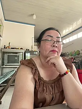 Snapshot of NDith chatting on 02-13-26, 02:07 NDith online show from 02-13-26, 02:07