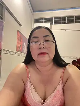 Snapshot of NDith chatting on 02-14-26, 01:41 NDith online show from 02-14-26, 01:41