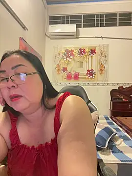 Snapshot of NDith chatting on 02-17-26, 06:14 NDith online show from 02-17-26, 06:14