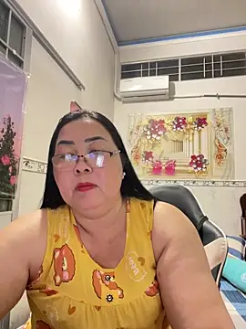 Snapshot of NDith chatting on 02-25-26, 01:21 NDith online show from 02-25-26, 01:21