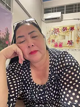 Snapshot of NDith chatting on 03-05-26, 01:29 NDith online show from 03-05-26, 01:29