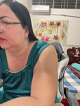 Snapshot of NDith chatting on 03-22-26, 10:02 NDith online show from 03-22-26, 10:02