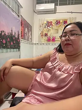 Snapshot of NDith chatting on 03-30-26, 10:49 NDith online show from 03-30-26, 10:49