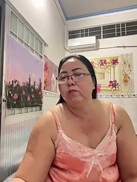 Snapshot of NDith chatting on 04-05-26, 09:01 NDith online show from 04-05-26, 09:01