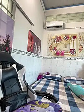 Snapshot of NDith chatting on 04-10-26, 09:14 NDith online show from 04-10-26, 09:14