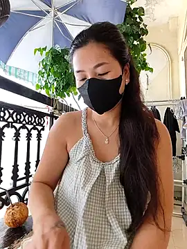 Snapshot of lyna_bl chatting on 10-23-25, 02:11 lyna bl online show from 10-23-25, 02:11