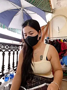 Snapshot of lyna_bl chatting on 11-21-25, 01:48 lyna bl online show from 11-21-25, 01:48