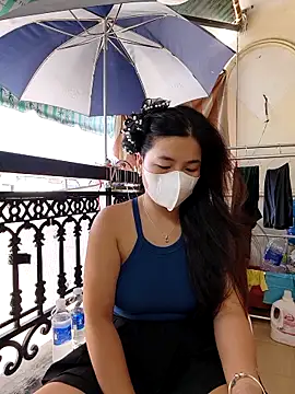 Snapshot of lyna_bl chatting on 11-25-25, 01:49 lyna bl online show from 11-25-25, 01:49