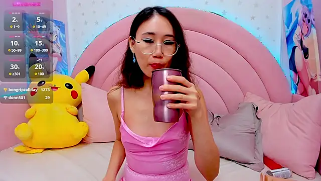 Nao  Chan  online show from 12-18-24, 07:47