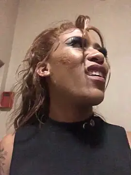 Snapshot of Kylie_Hairy_Bbc chatting on 10-18-25, 01:30 Kylie Hairy Bbc online show from 10-18-25, 01:30