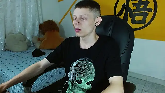 Matthew Boy  online show from 02-12-25, 04:33