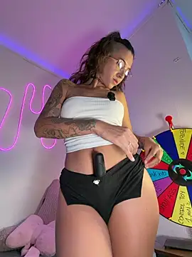 Snapshot of BarbieDarksOk chatting on 04-13-26, 04:01 BarbieDarksOk online show from 04-13-26, 04:01