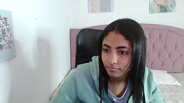 shaneelle online show from 10-08-25, 03:04