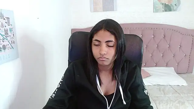 shaneelle online show from 10-11-25, 03:06