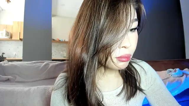 Snapshot of Yukisans chatting on 02-28-25, 10:52 Yukisans online show from 02-28-25, 10:52