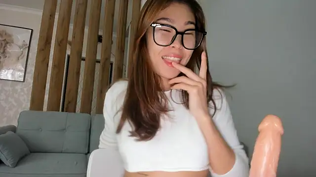 Snapshot of Yukisans chatting on 10-01-25, 06:19 Yukisans online show from 10-01-25, 06:19