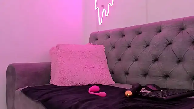 amber martinez online show from 01-31-25, 03:22