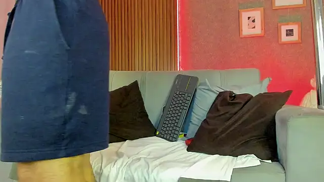 Snapshot of JuanfeMorales chatting on 12-06-24, 05:53 JuanfeMorales online show from 12-06-24, 05:53